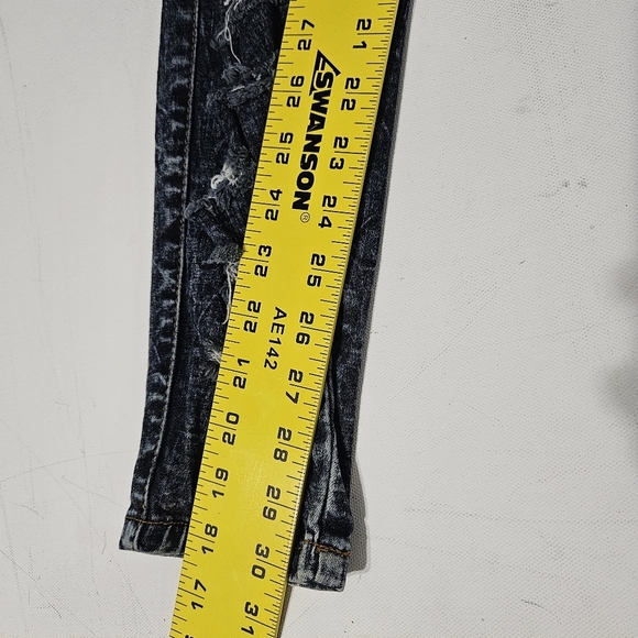 Judy Blue Women's 13 Dark Acid Wash Distressed Slashed Stretch Skinny Jeans B8 - Picture 8 of 9